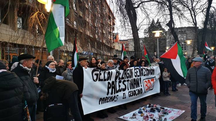 Ehunka gasteiztarrek "Palestinako genozidioa gelditzea" exijitu dute