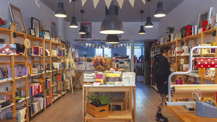 Liburu denda txikietan, ihesbide bila