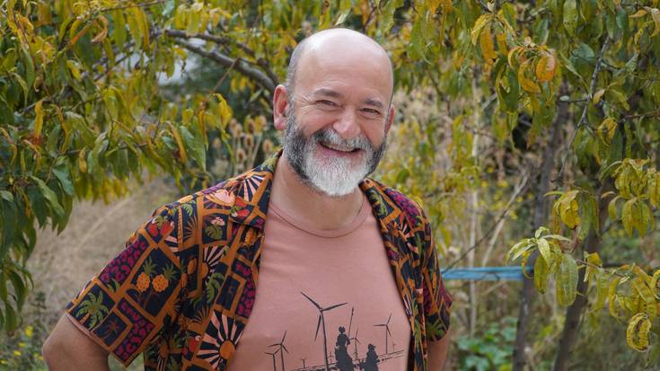 Inopiatik pixka bat gertuago