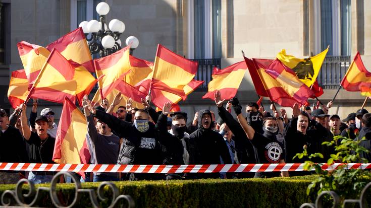 Falangeari espedientea ireki diote igandeko istiluengatik