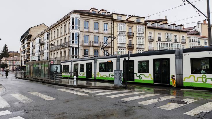 Gaurtik aurrera haurrek doan bidaiatuko dute Arabako garraio publikoan