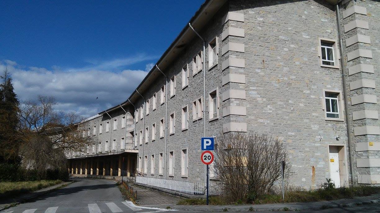 Iheslarientzako harrera gunea izango da Arana Klinika