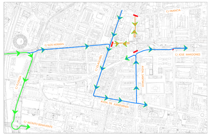 Santiago eta Herrandarren kaleen arteko bidegurutzea moztu dute