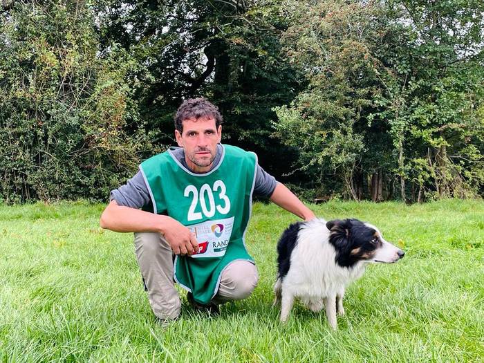 Munduko artzain txakurren selekzioen txapelketan bigarren postua lortu du Oscar Murgiak