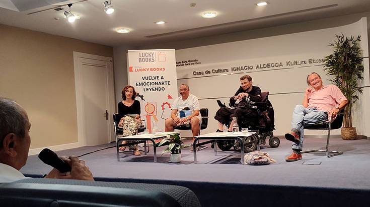 Lucky Books Bienala: autoezagutza literatura, topaketak, solasaldiak eta tailerrak