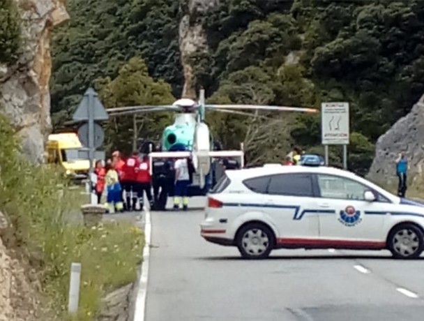 Gazte bat larri zauritu da motor istripu batean