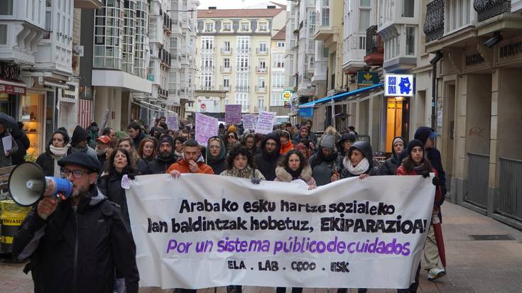 Lehen greba eguna egin dute Arabako esku hartze sozialeko langileek