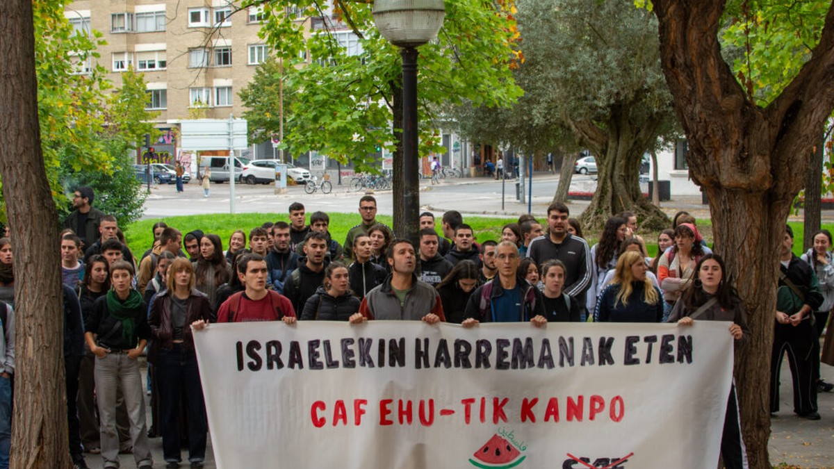 Israel eta CAFekin harremanak hausteko eskatu diote EHUri - Araba | Alea
