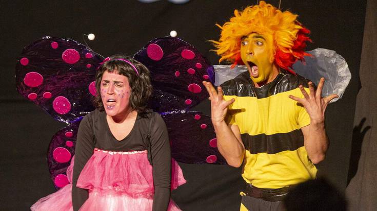 Euskaltzaindiaren Lautan Hiru laguntza Les Bobé Bobé konpainiak jaso du