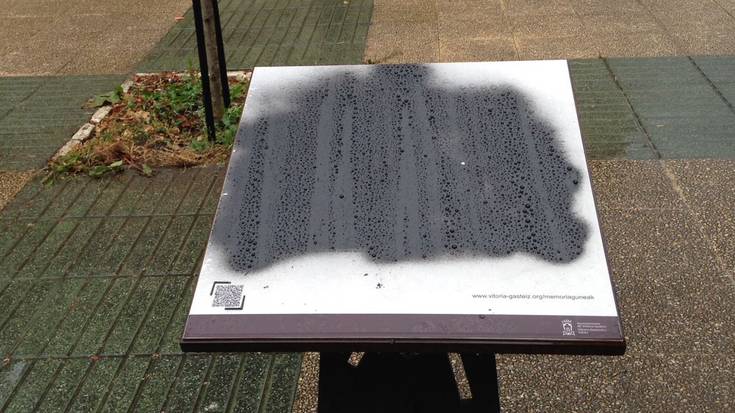 Memoriaguneei eraso egin diete