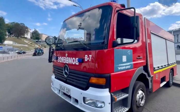 Ukrainara iritsi dira Gasteizek bidalitako bi suhiltzaile kamioiak