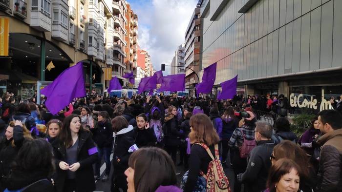 Araba osoa indarkeria sexistaren kontra