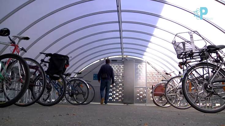 Bizikletentzako aparkaleku seguruen sarea handituko dute