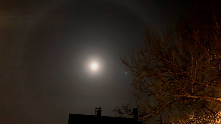 Hodei eta izpien artean