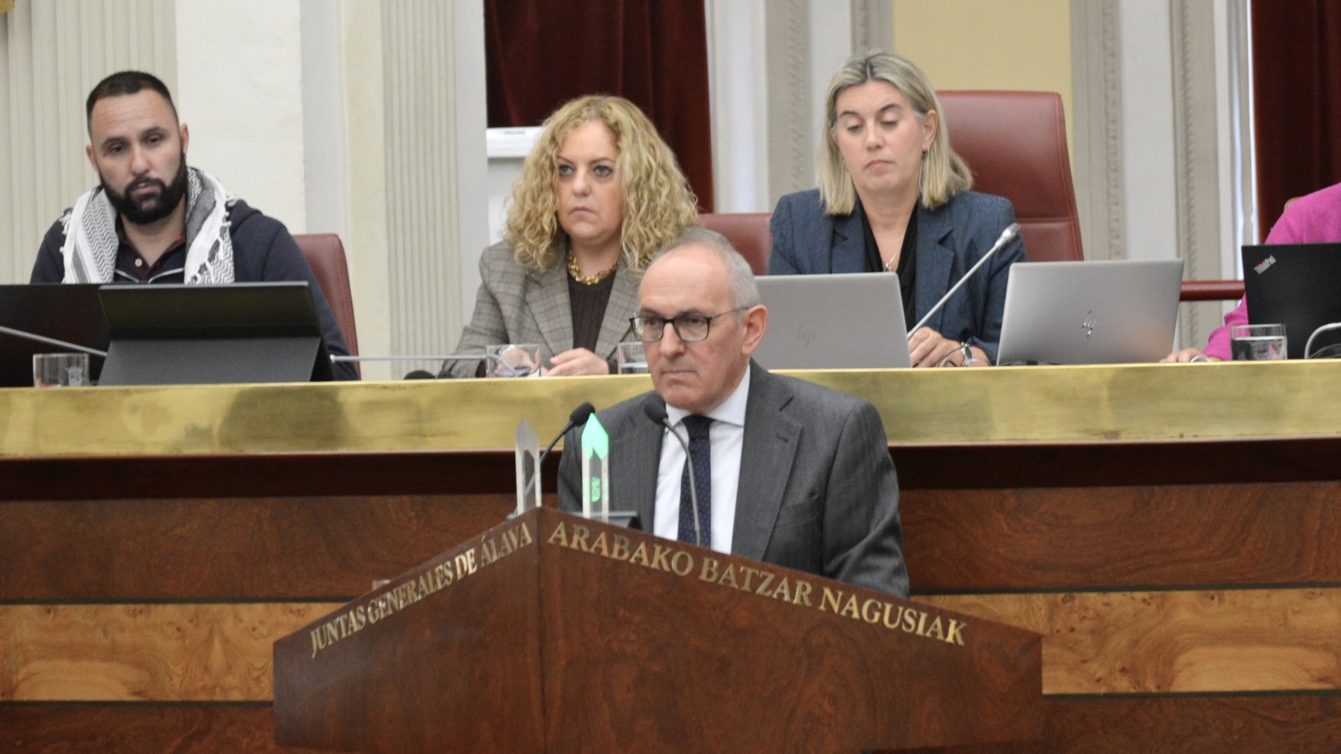 Industria hazkundea "mugatzea" leporatu dio ahaldun nagusiak Laudioko Udalari