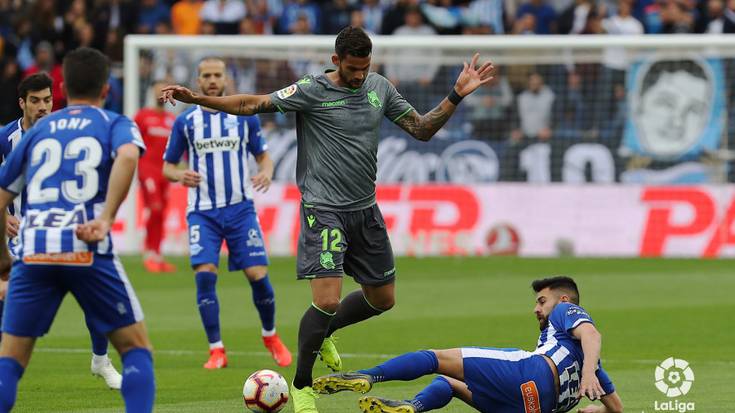 Alavesek burua altxatu gabe jarraitzen du