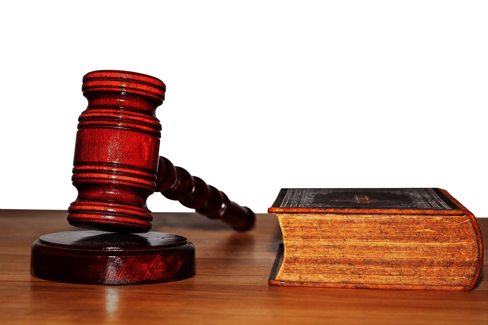 Epaile espainiarrek justiziari iskin