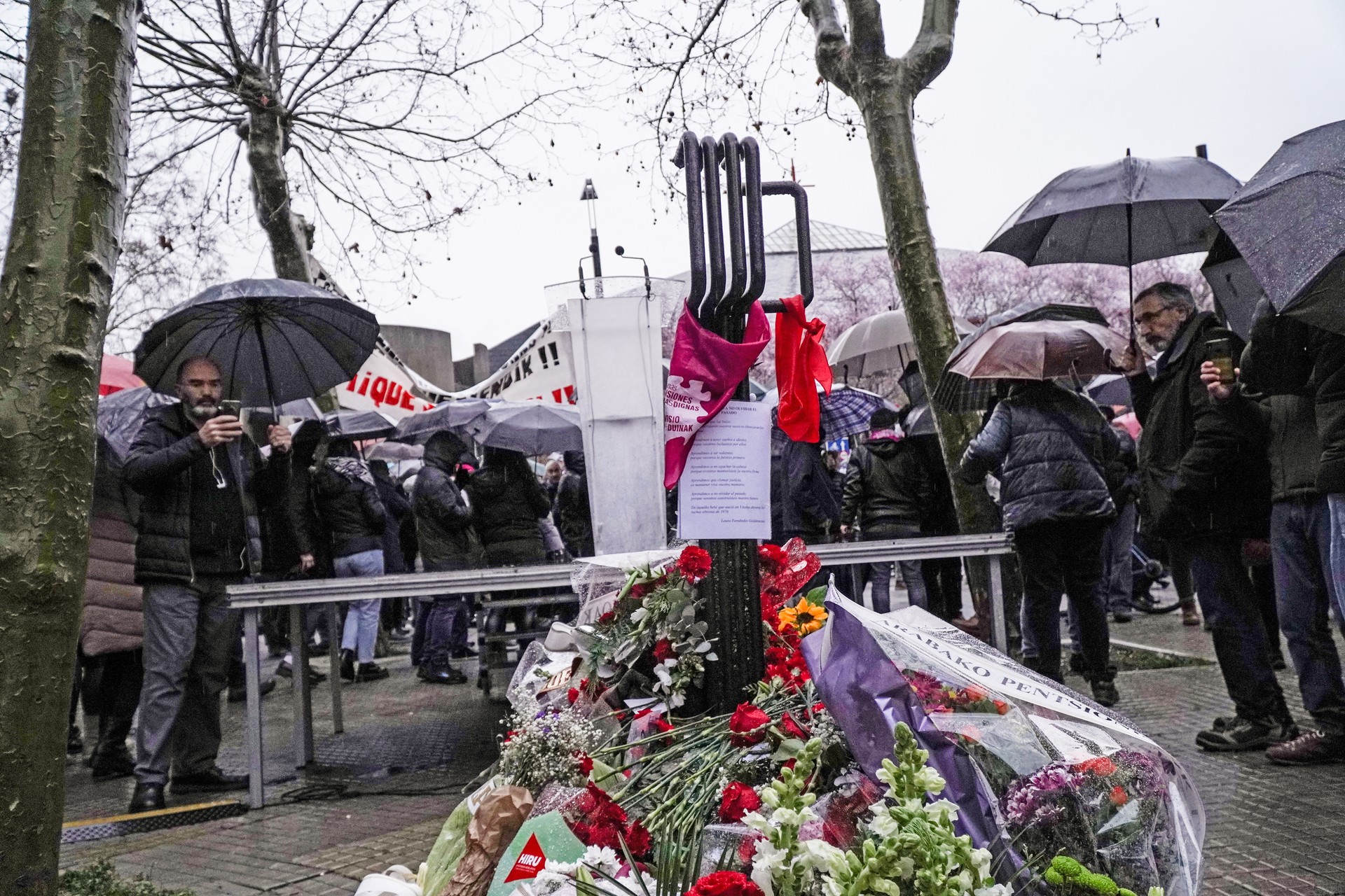 Martxoaren 3ko Memorialean biktimen ordezkaritza indartzea eta konpromisoak betetzea exijitu dute