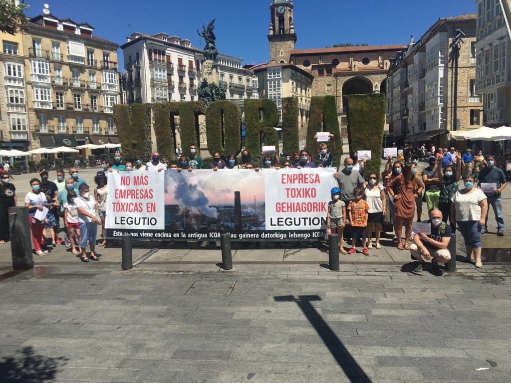 Goiainen jartzekoa den enpresa kutsagarriaren kontrako aldarria hiriburura eraman dute