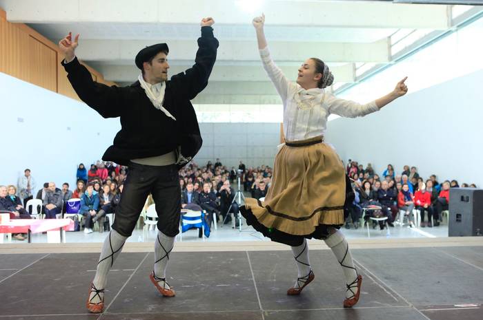 Estibalizko Andra Mariaren egunak amaiera emango die jaiei