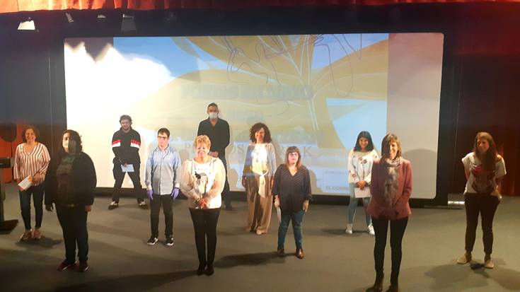 Poetak Maiatzean jaialdiak online egindako lehiaketen sariak banatu ditu