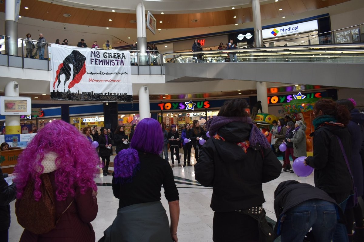 Greba feminista deitu dute martxoaren 8rako