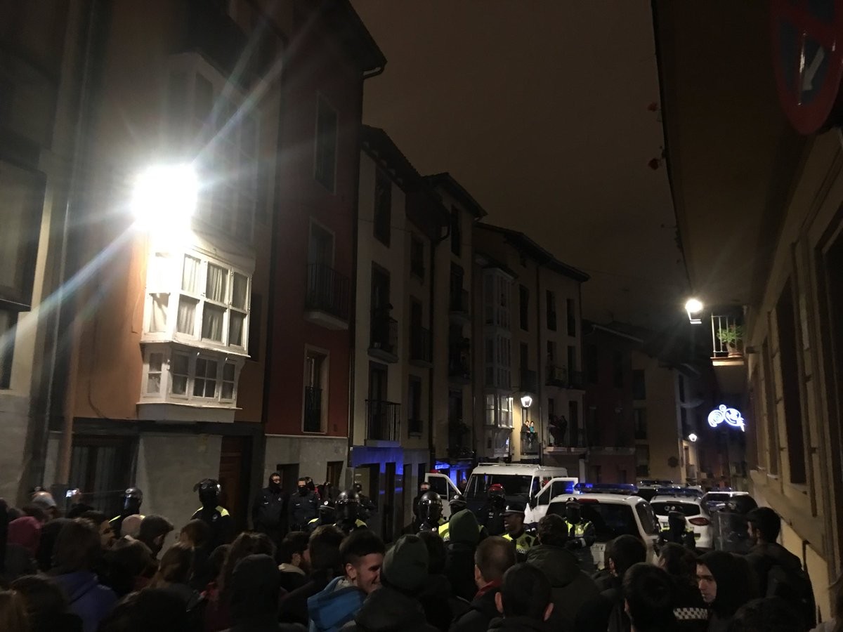 ‘Korre 127’ blokea desalojatu du Udaltzaingoak