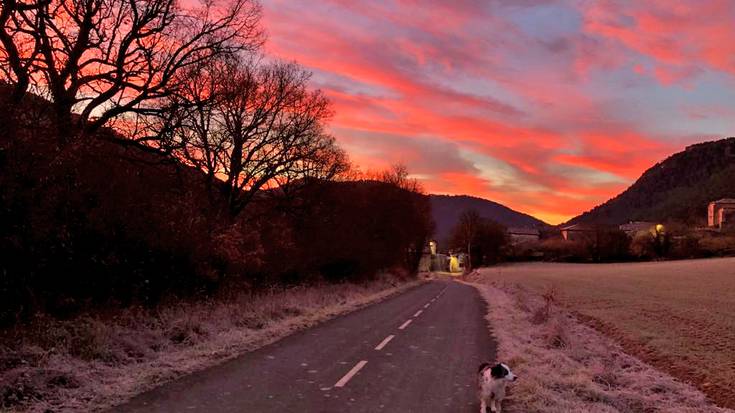 Estaliko zaigu zerua, baina asteburuan hobera egingo du