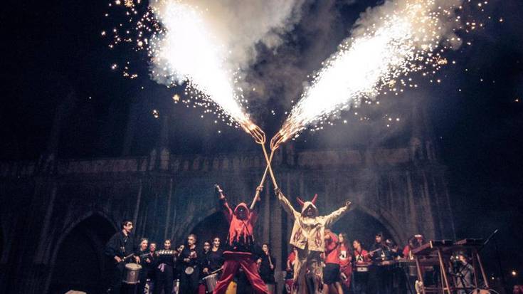 Asteburua ospakizun eta ikuskizunen artean