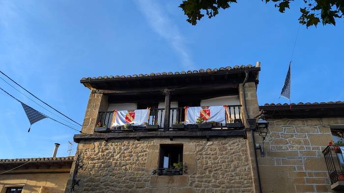 Metatzen hasiko dira