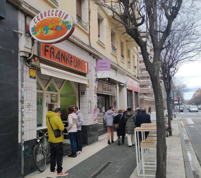 Gaur itxiko ditu ateak Frankfurt tabernak