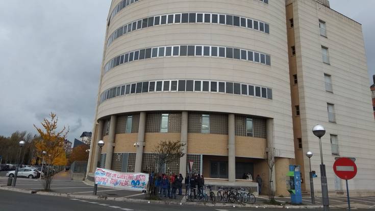 Greba mugagabea prestatzen hasi dira Arabako Elecnorreko langileak