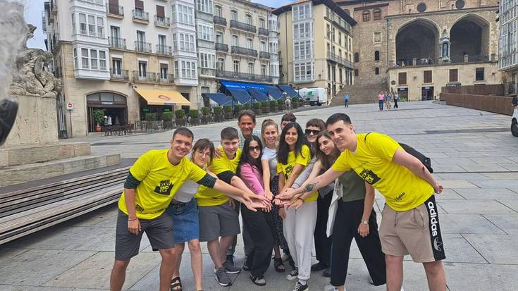 Egibideko boluntarioek birziklatzeak duen garrantziaz kanpaina egingo dute txupinazoan