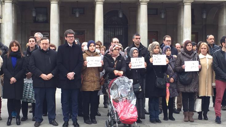 Bruselako atentatuak gaitzesteko protestak