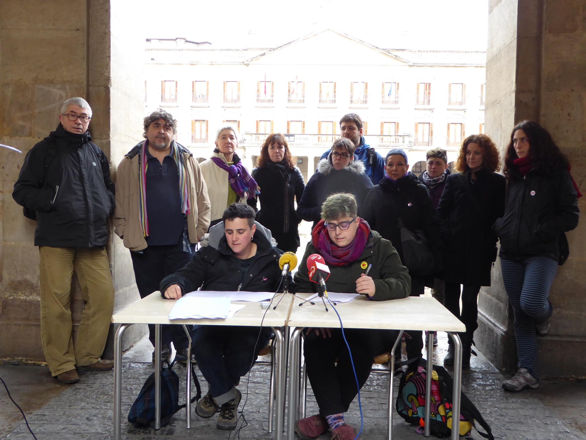 Indarkeria homofoboaren biktimentzako protokolo bat eskatu dute Gasteizen