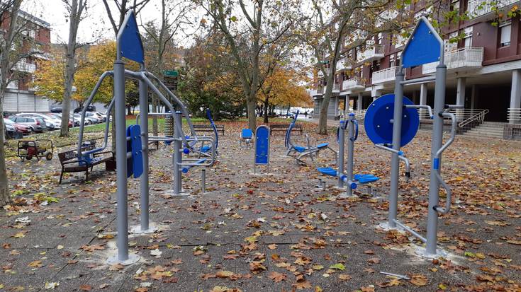 Adinekoentzako osasun-parkeak jarri dituzte Sansomendin eta Txagorritxun
